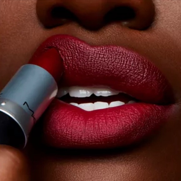 MAC Cosmetics x Selena La Reina Lipstick - Picture 5 of 6